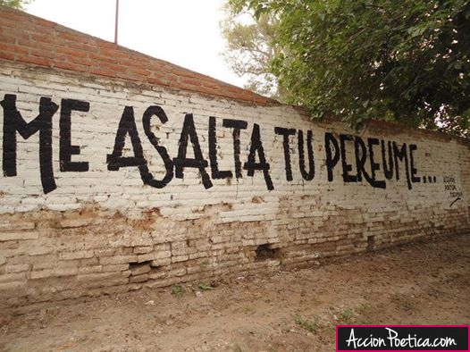 Me asalta tu perfume